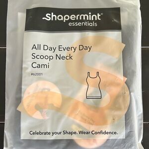 SOLD!! NWT Shapermint Essentials Scoop Neck Camo Size M.